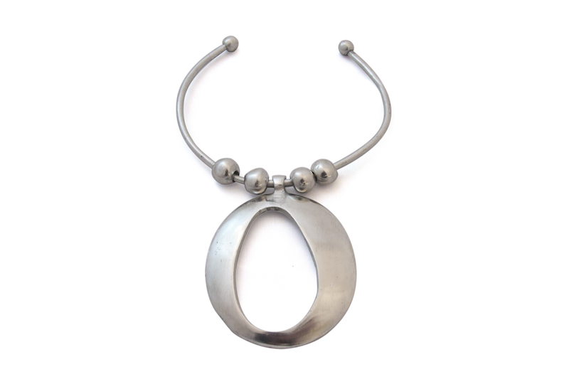 Aluminium rigide oeuf necklace